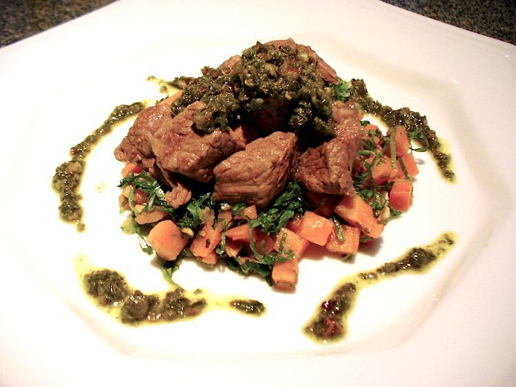 Isacas de filé ao pesto de amêndoas