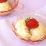 Sorvete cremoso de limão com banana caramelada (sem leite)