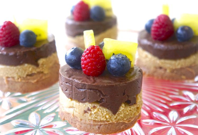 Tortinha gelada de cacau, castanhas e caramelo salgado