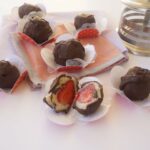 Bombons de morango com creme de amêndoas