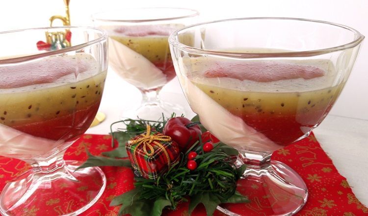 Panna Cotta de morango e kiwi